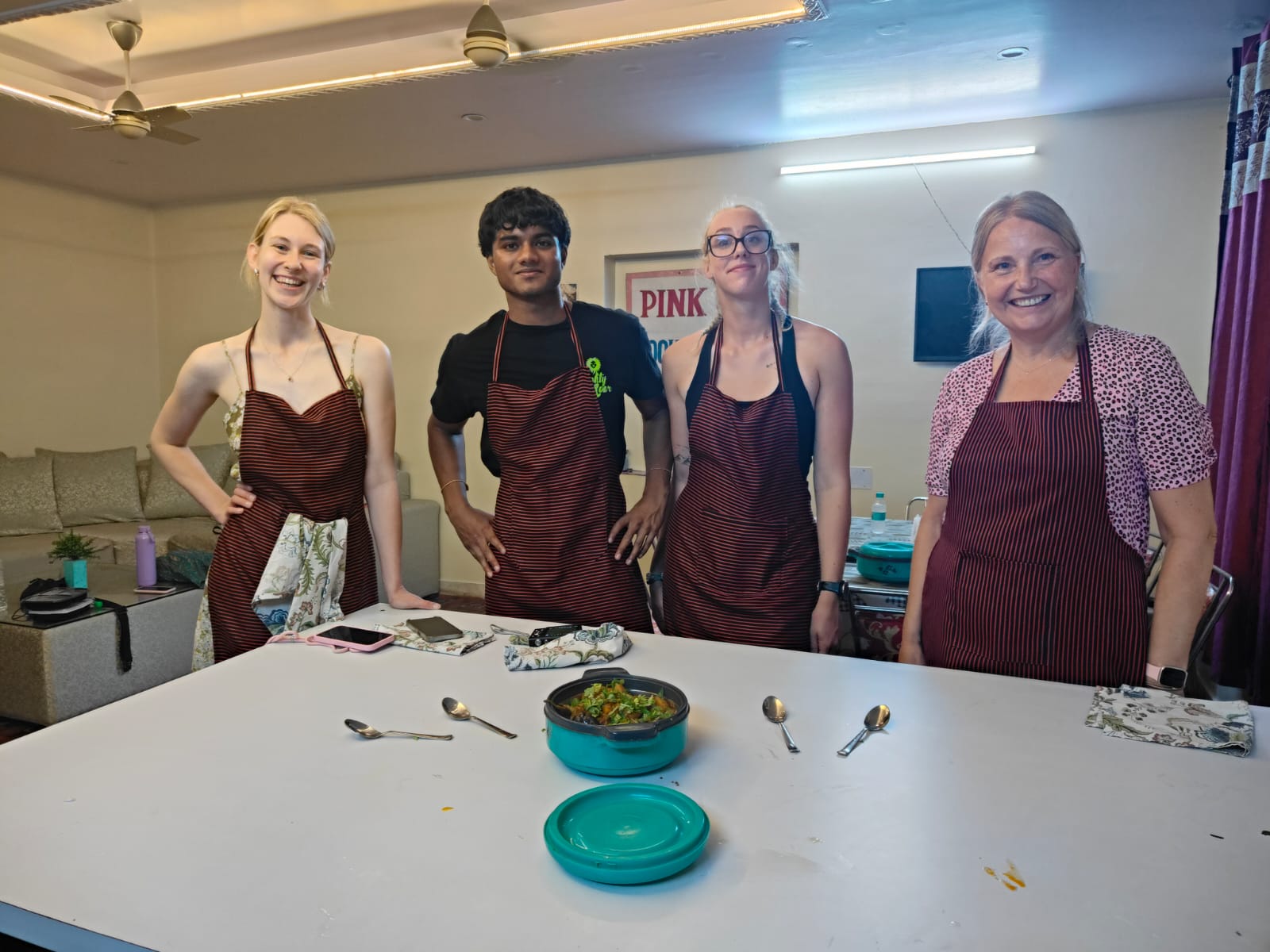 Group photo of a large cooking class